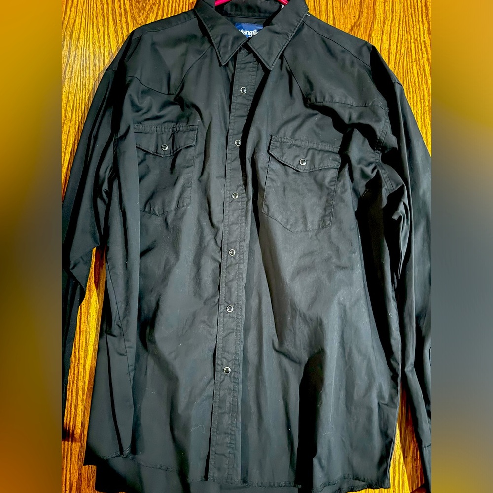Black Wrangler pearl snap XL